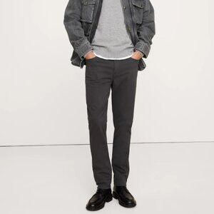 Like New Men's Banana Republic Traveler Pants/Chinos - Slim Fit - 32X34